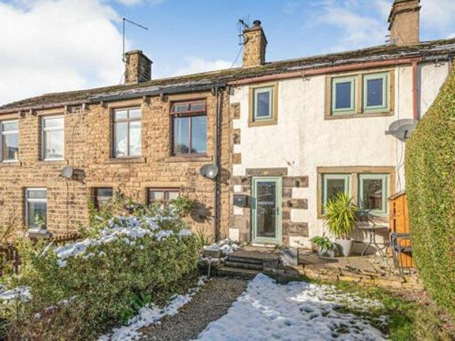 House for sale in Huddersfield, West Yorkshire