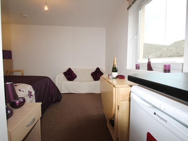 Studio for rent in Greenbank, Mount Wise