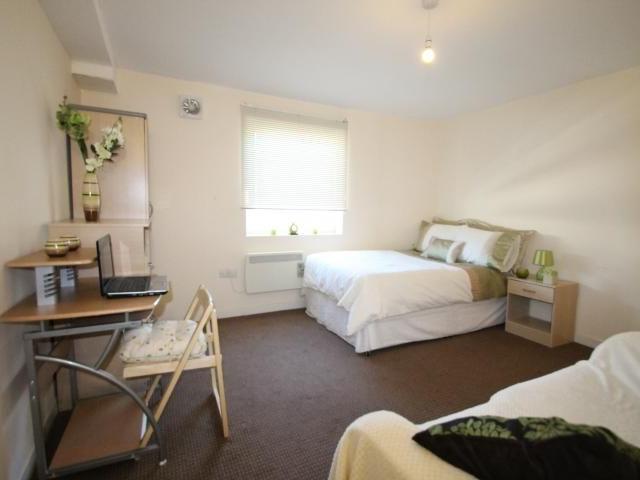 Studio for rent in Greenbank, Mount Wise