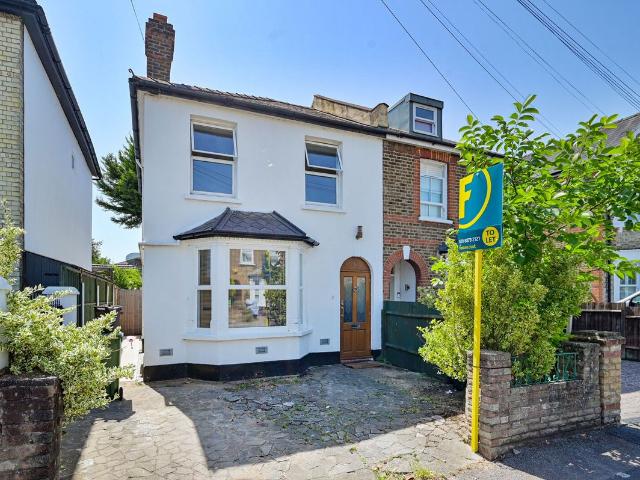 Apartment for rent in Norbiton, Greater London