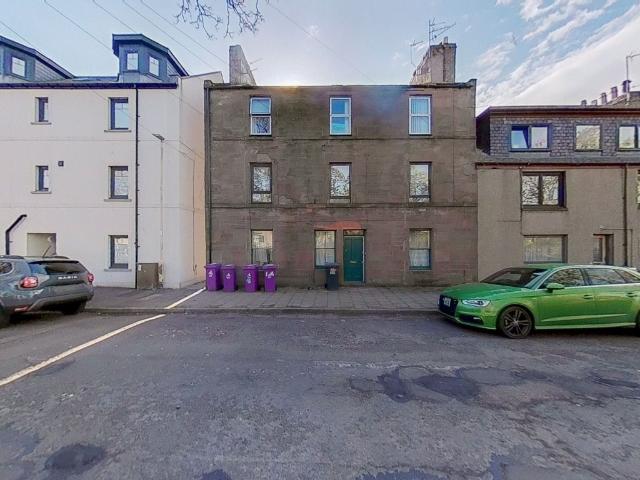 Studio for rent in Barracks, Montrose