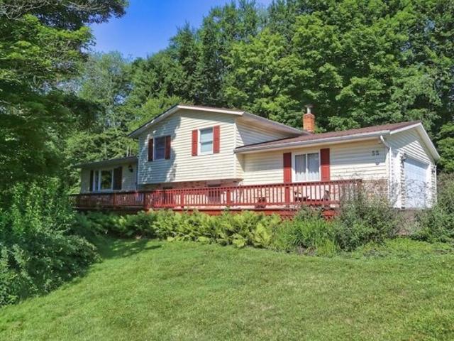 House for sale in Howard