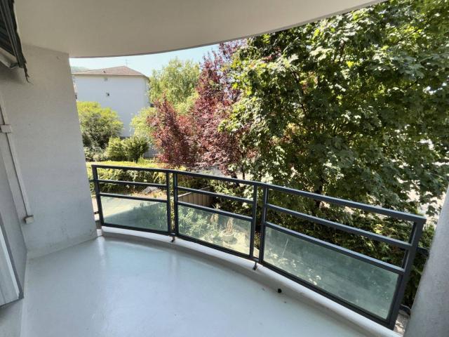 Appartement location à Domaine universitaire de Grenoble, Gières