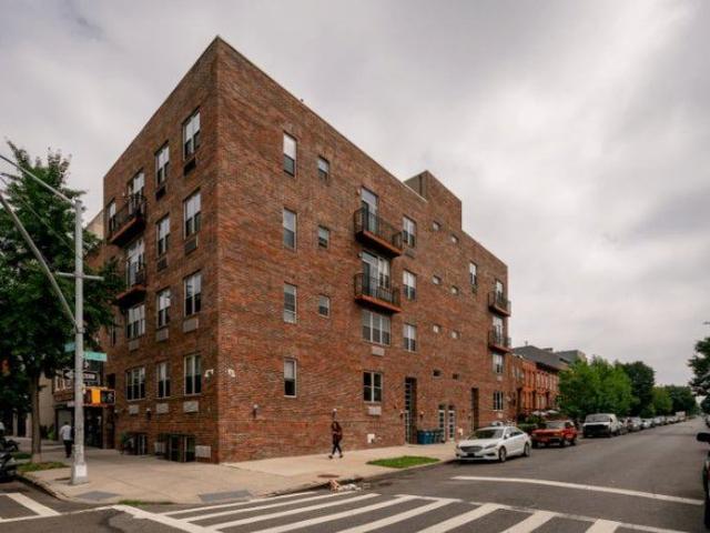 Room for rent in Arverne, New York