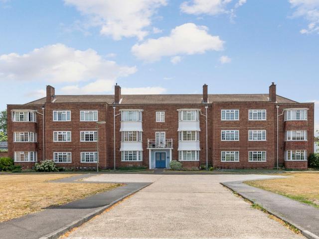 House for rent in Thames Ditton, Elmbridge