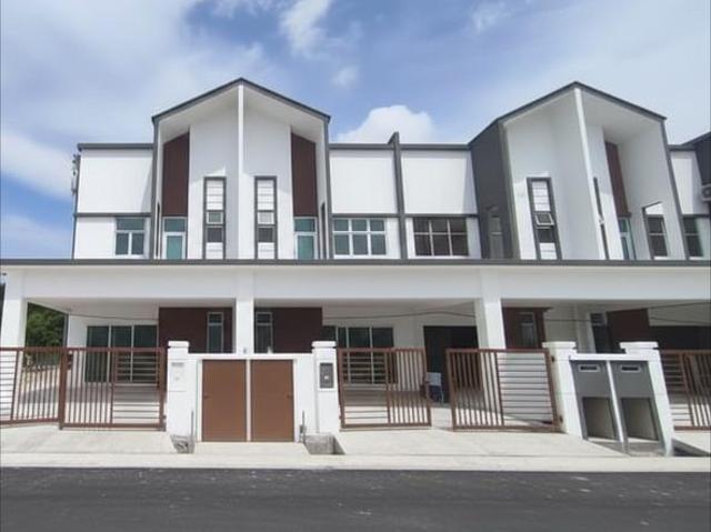 Terraced House for sale in Malaka