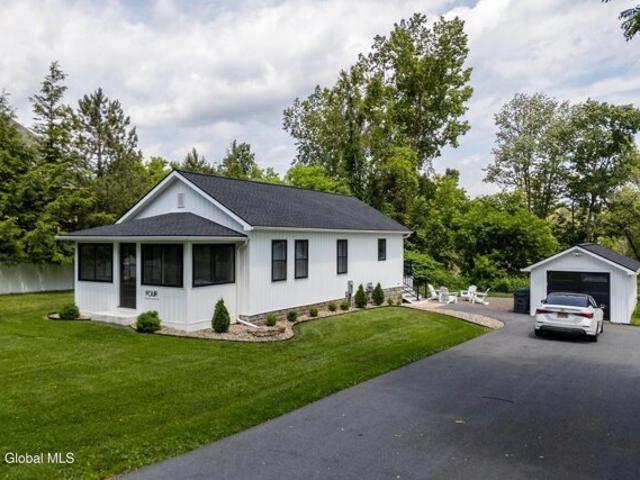 House for sale in Saratoga Springs