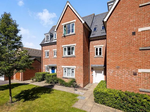 Apartment for rent in Martyrs Field, The Bridge