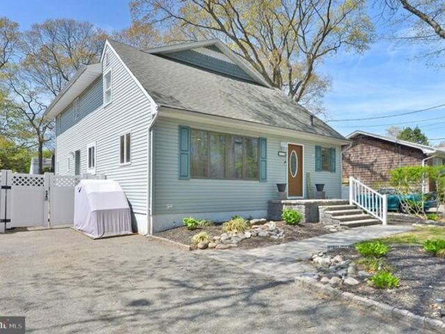 House for sale in Island Heights