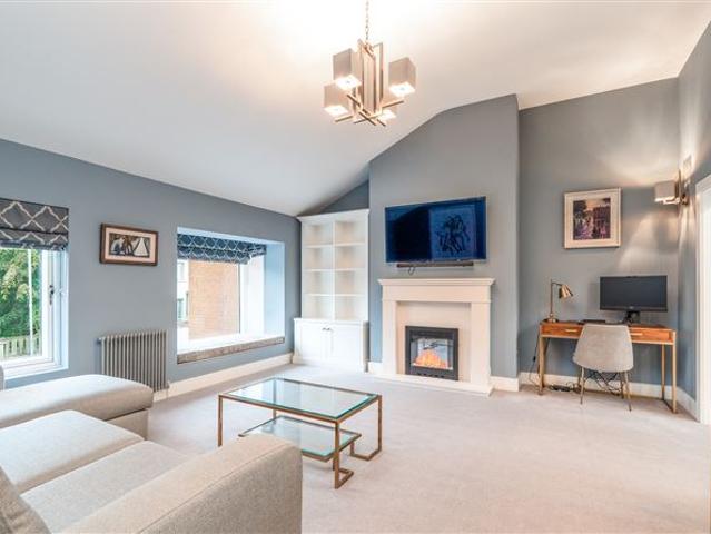 Detached House to rent in Dublin, County Dublin