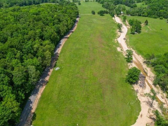 Land for sale in Dickson