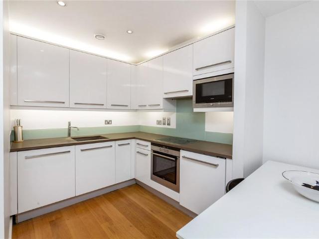 Apartment for rent in Victoria, Greater London