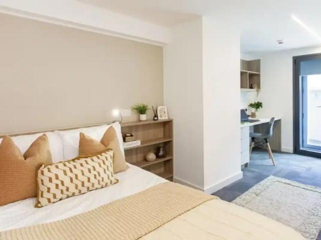 Apartment for rent in Moorlands, Bare
