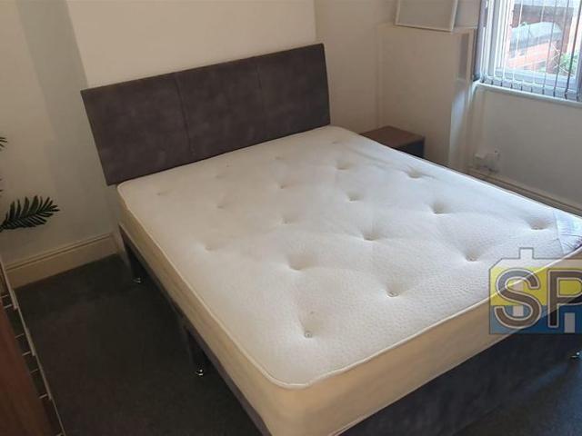 House for rent in Joiner's Square, Hanley