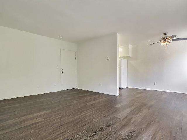 Apartment for rent in Van Nuys Neighborhood Council District, Canoga Park