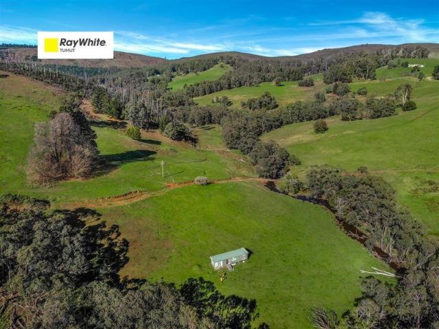 Cottage for sale in Batlow, New South Wales
