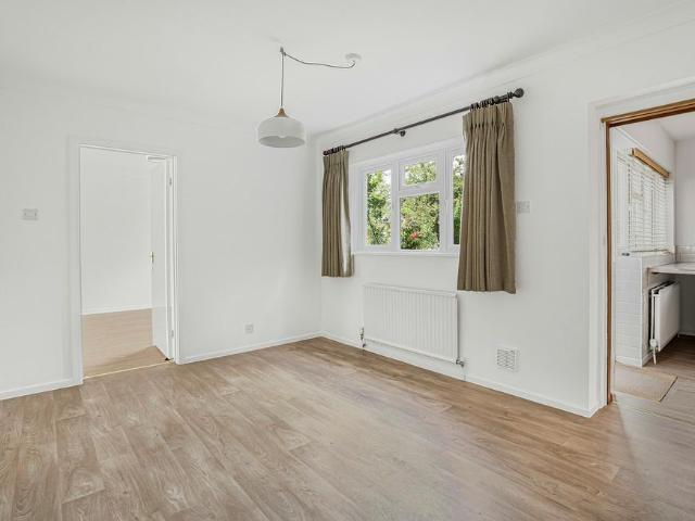 House for rent in Hatching Green, Five Acres