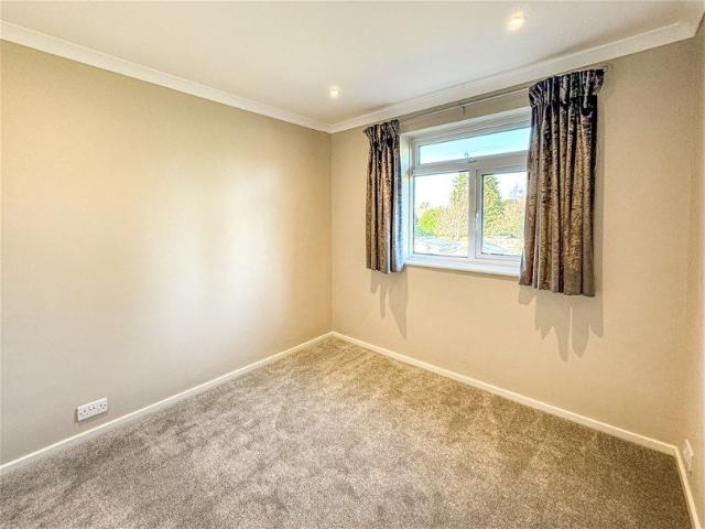 House for rent in Hatching Green, Five Acres