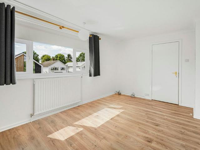 House for rent in Hatching Green, Five Acres