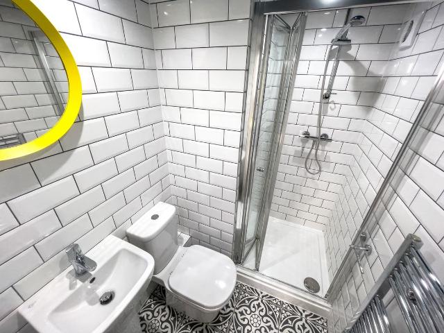 Room for rent in Kensington, Calderstones