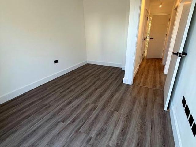 Apartment for rent in Manor Park, Greater London