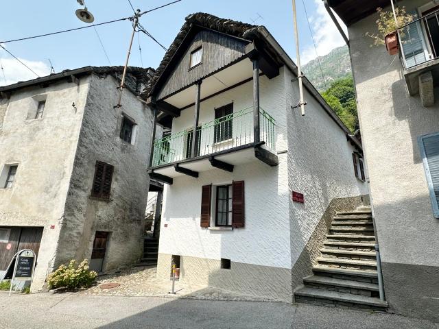 Haus kaufen in Maggia, Tessin