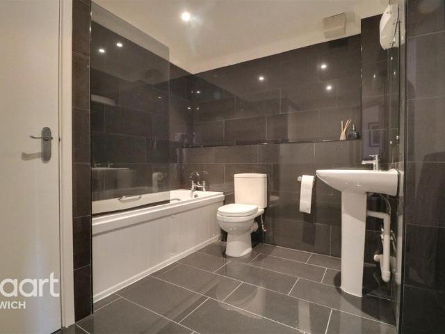Apartment for rent in Maidenhall, Key Street