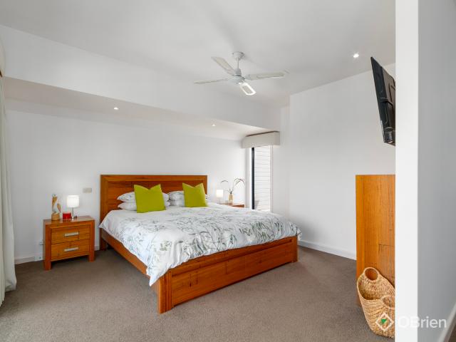 Townhouse for sale in Paynesville, Victoria