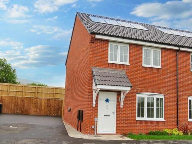 House for sale in Camp Hill, Warwickshire