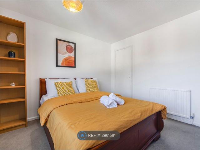 Room for rent in Town Furze, The Slade