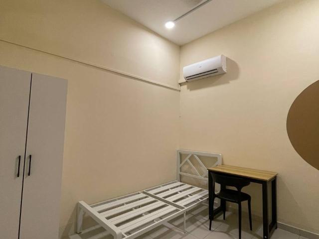 Room for rent in Petaling, Alam Impian