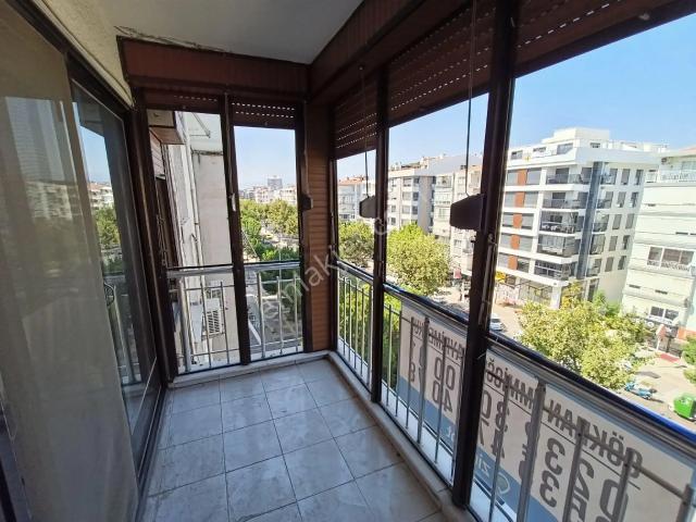 Bahriye Üçok Mahallesi, Karşıyaka içerisinde satılık mülk