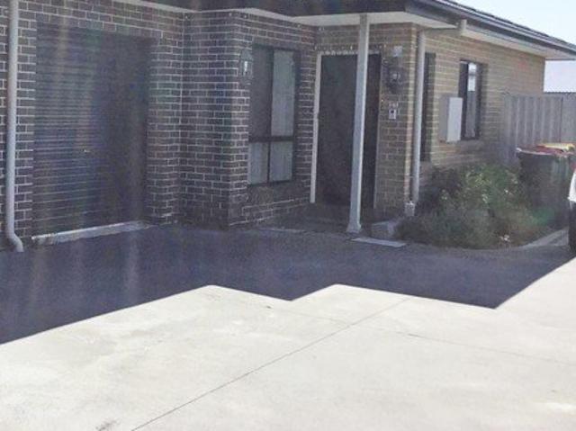 Villa for rent in Girraween, Sydney