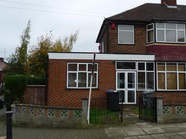 House for rent in Kingsbury, Greater London