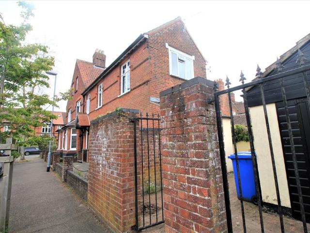 House for rent in Heigham Grove, East Bank