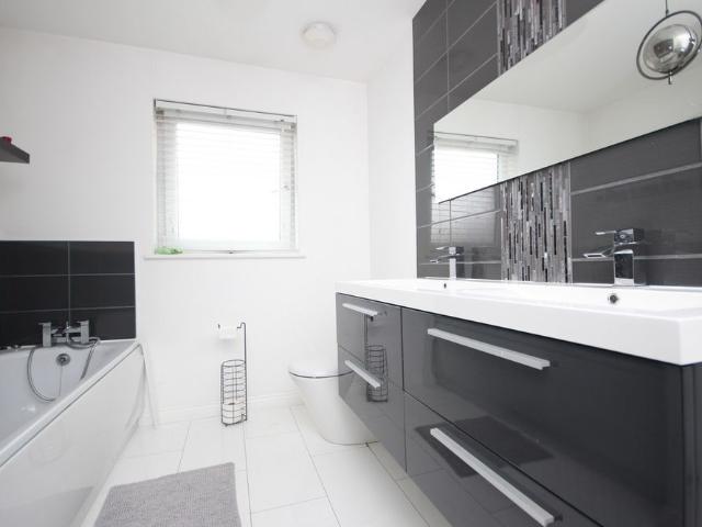 House for rent in Airdrie, Rawyards