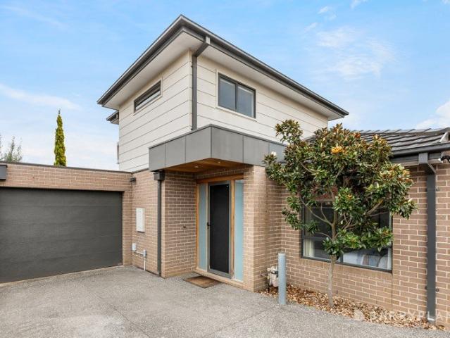 Townhouse for sale in Hadfield, Melbourne