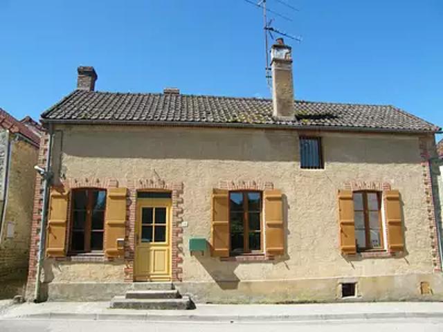 Maison location à Avallon, Givry