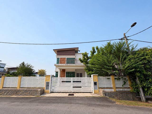 Bungalow for sale in Paya Rumput