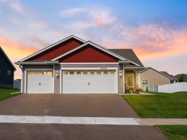 House for sale in Lakeville