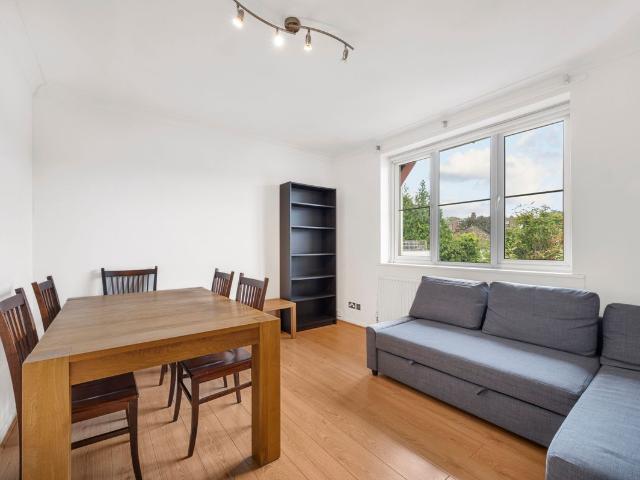 Apartment for rent in London Borough of Merton, Greater London