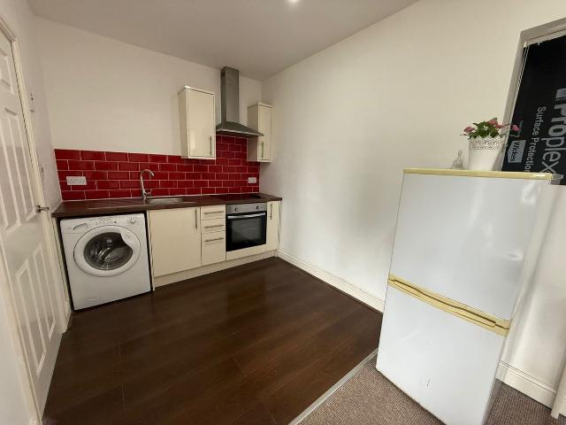 Studio for rent in Elmfield, Leicestershire
