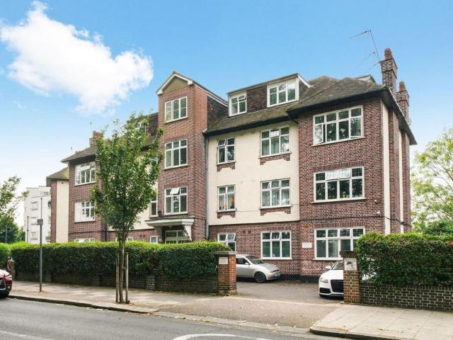 Apartment for rent in Dollis Hill, Greater London