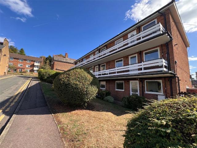 Apartment for rent in Hilltop, Lye Green