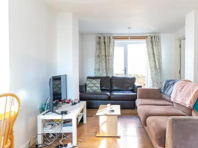 House for rent in Calderstones