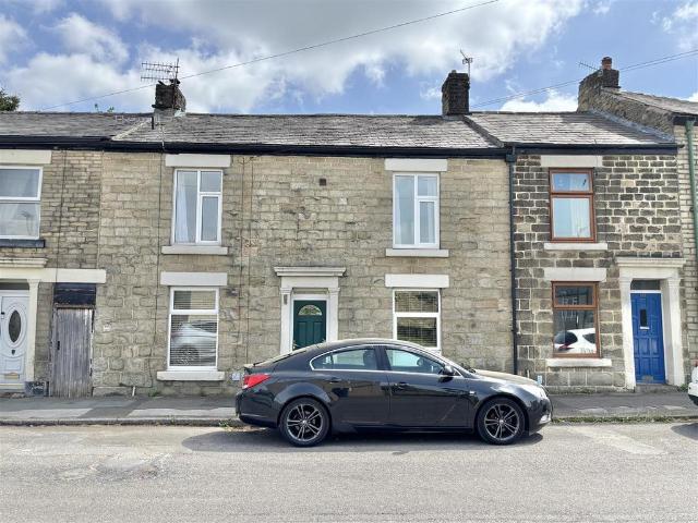 House for rent in Whitfield, Charlesworth