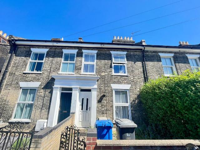 House for rent in Heigham Grove, East Bank