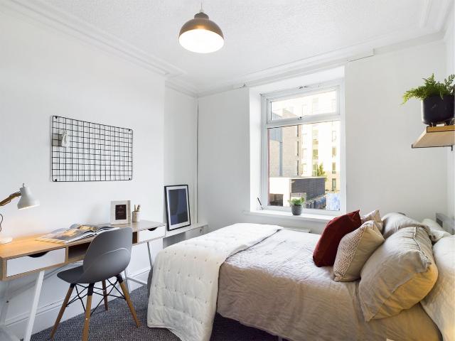 Room for rent in Bulk, Bare