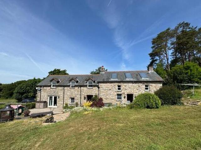 House for sale in Ammanford, Wales