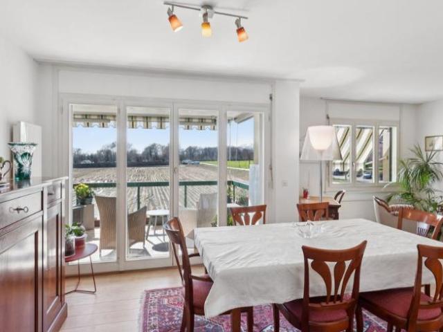 Wohnung kaufen in Gland, Waadt